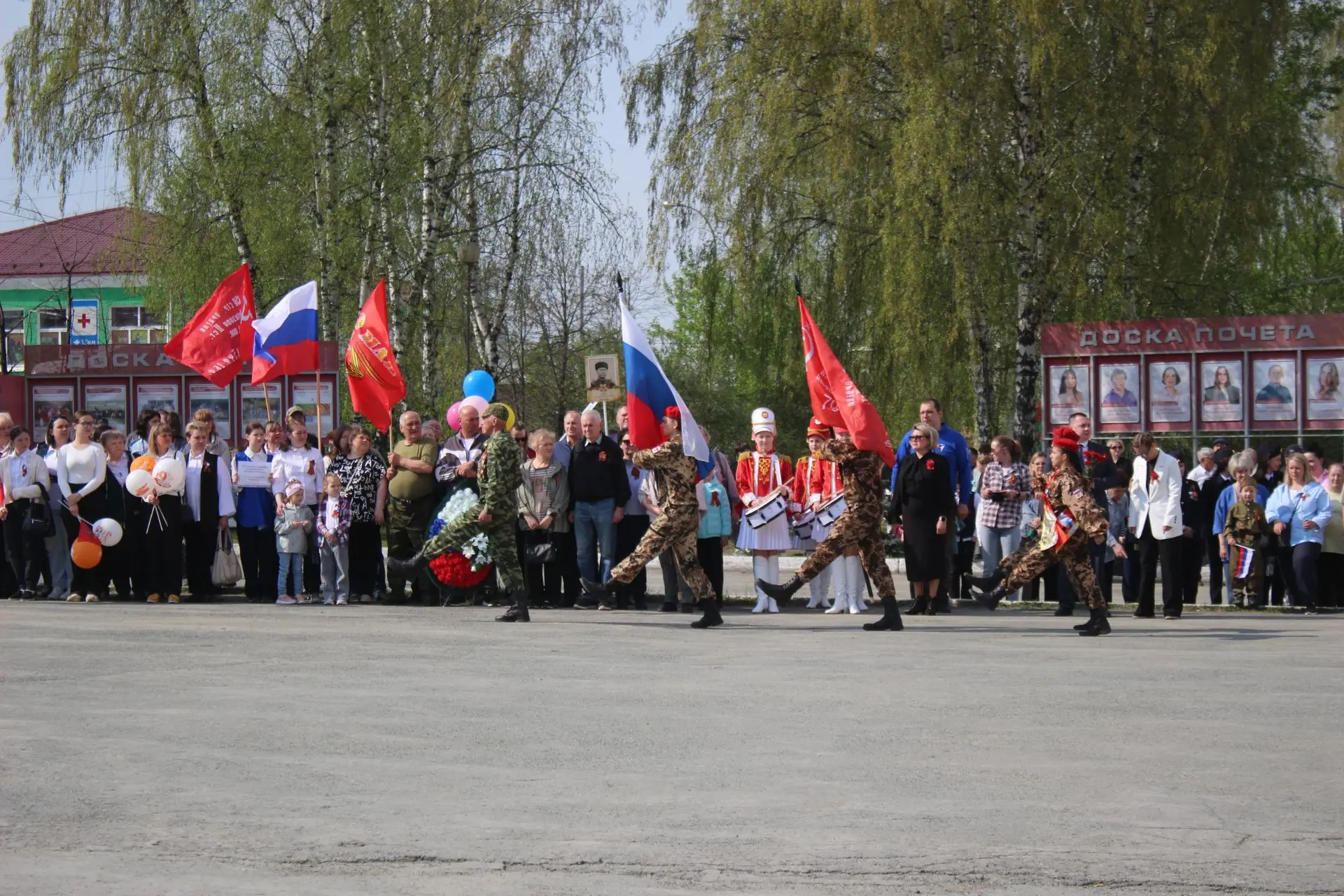 Россия отметила 81-ю годовщину Победы в Великой Отечественной войне. Торжественные парады и салюты н