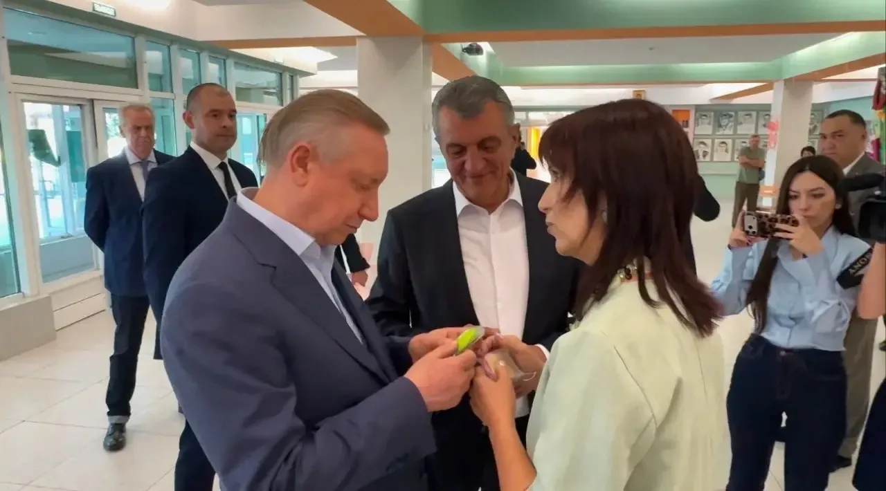 Сегодня глава Северной Осетии Сергей Меняйло и губернатор Санкт-Петербурга Александр Бе...