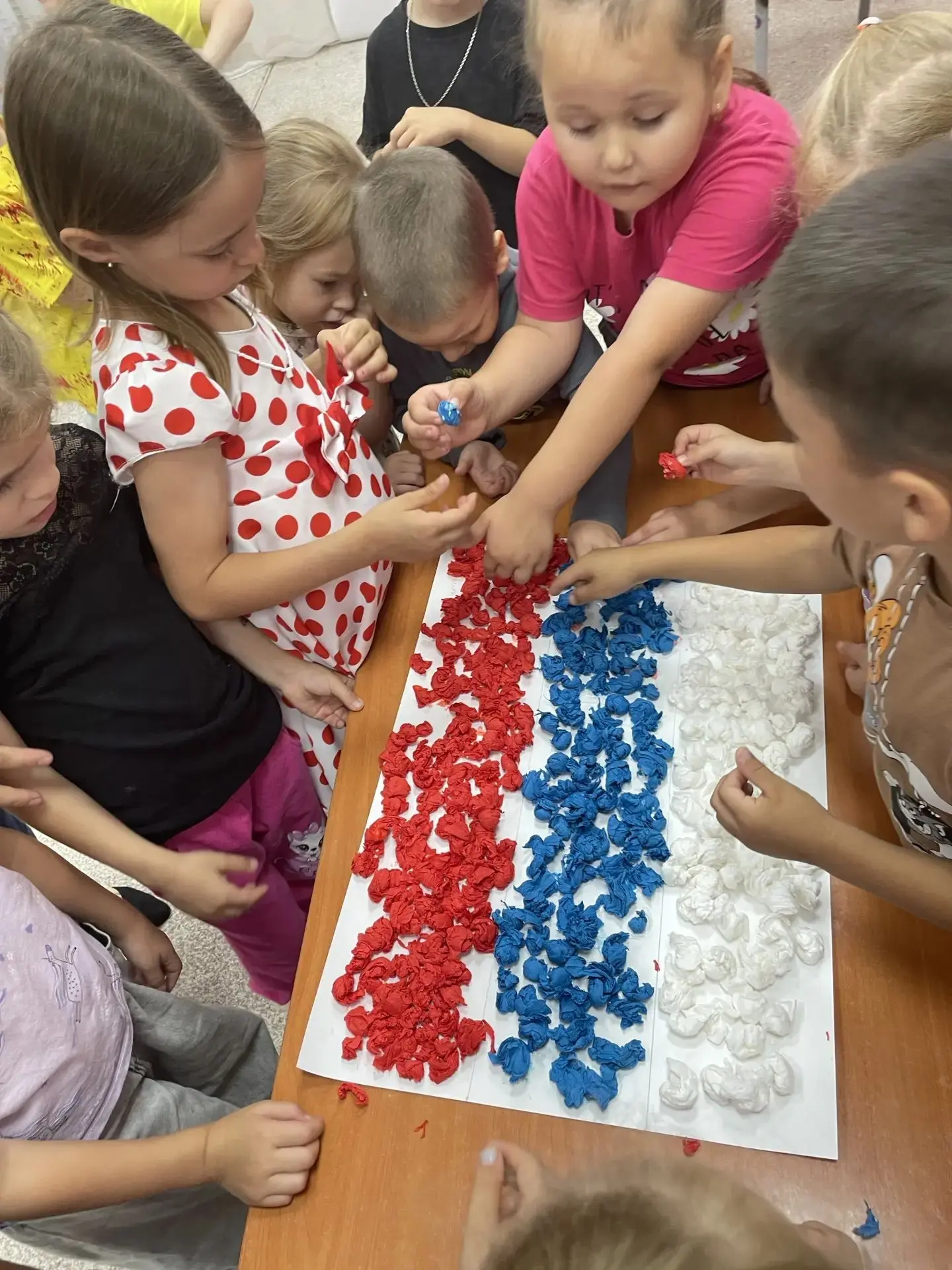 🗯️В канун Дня Государственного флага России 🇷🇺 в нашем детском саду  прошло тематиче...