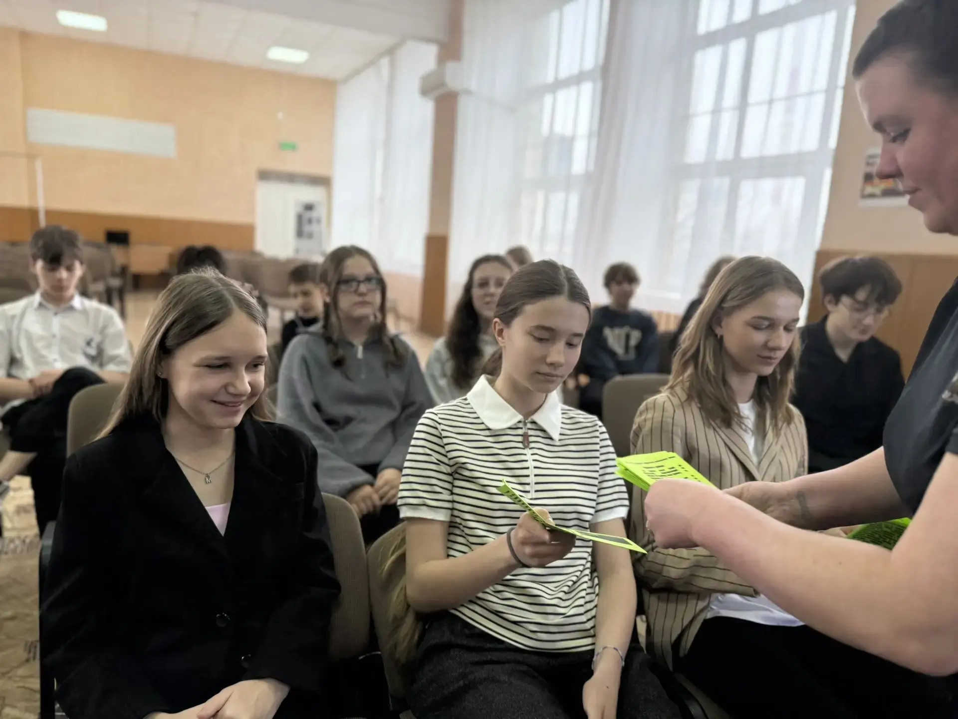 🏫Профилактическая беседа «Внимание! Опасность в зоне строительных объектов».🚧 ✅Советник директора по