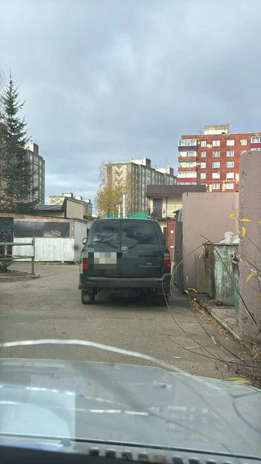 И снова оставленный ключ в замке зажигания!