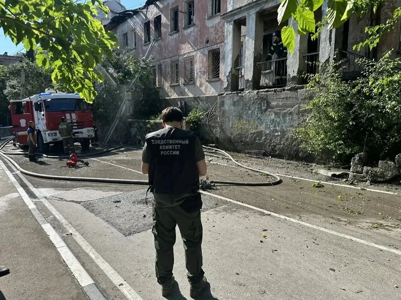 ⚡️ Трое погибших найдены на месте пожара в многоквартирном доме в Ялте.

Об этом сообщает Следком по