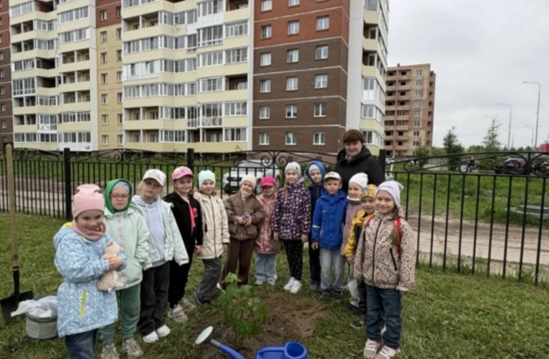 🌱Сегодня на территории нашего детского сада произошло по-настоящему трогательное событ...
