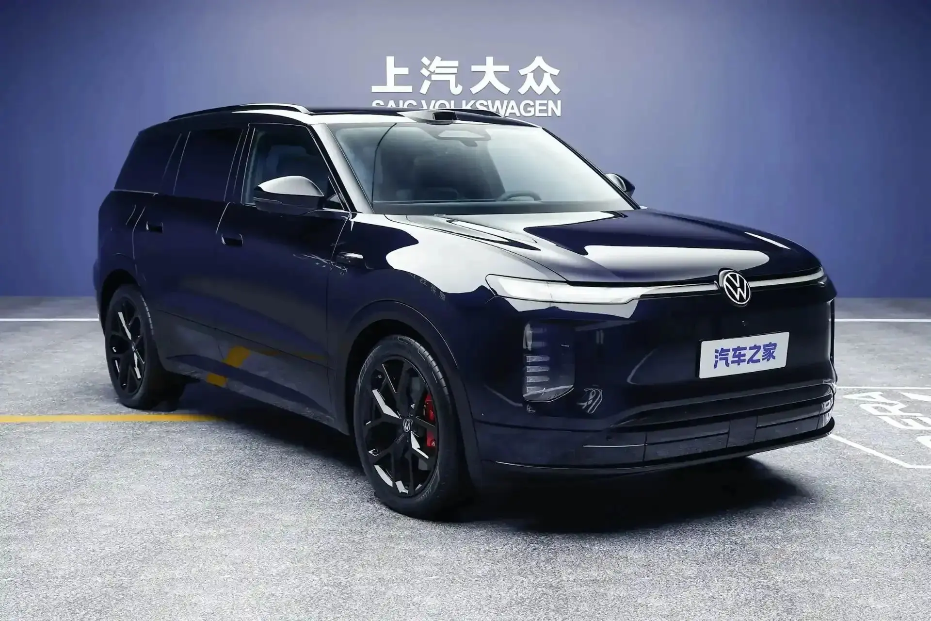 В Китае полностью рассекретили новый Volkswagen ID.ERA 8X: флагманский кроссовер получи...