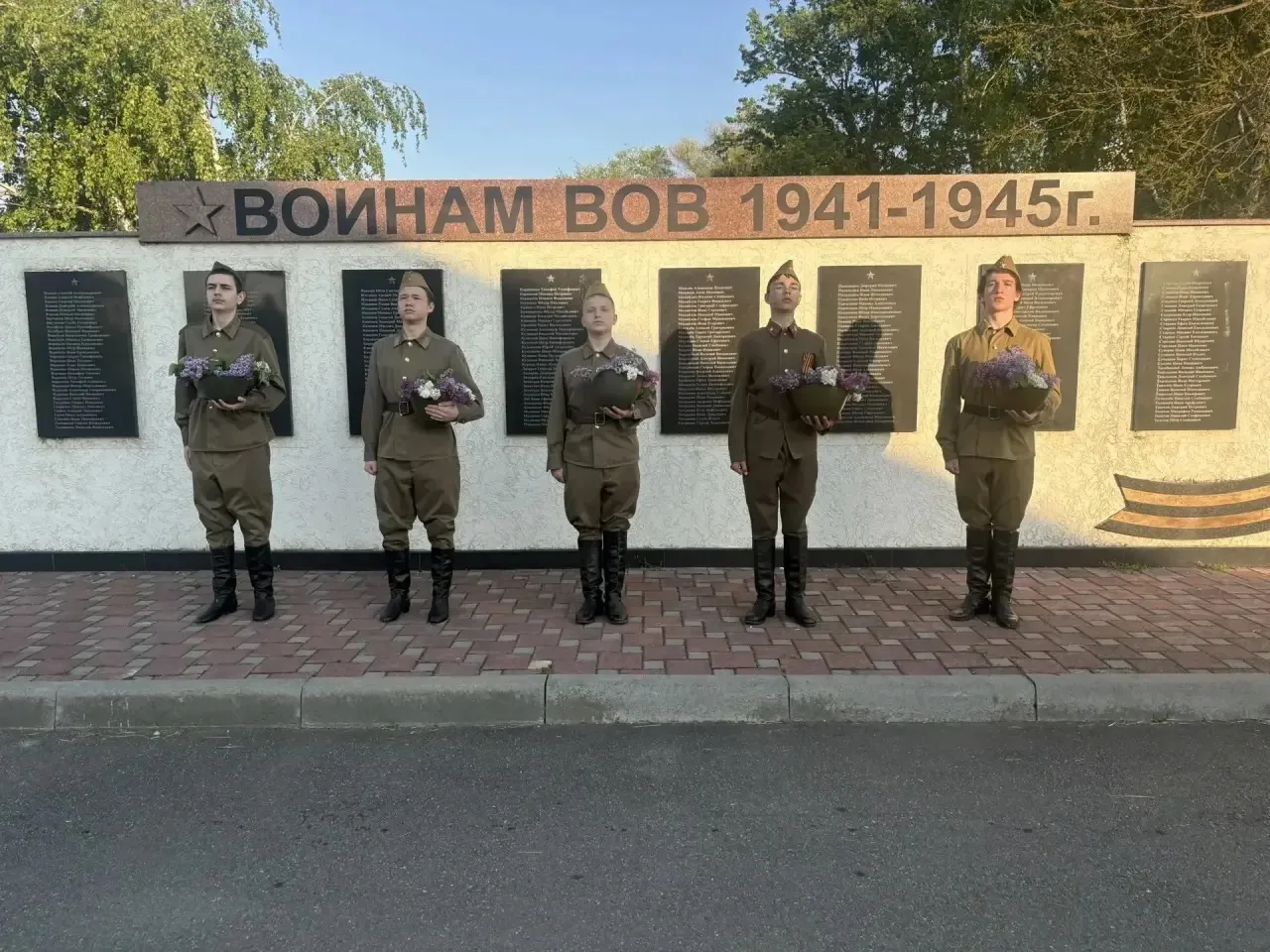 8 мая в МБОУ "СОШ №17" прошёл традиционный фестиваль фронтовой песни «Песни, опалённые ...
