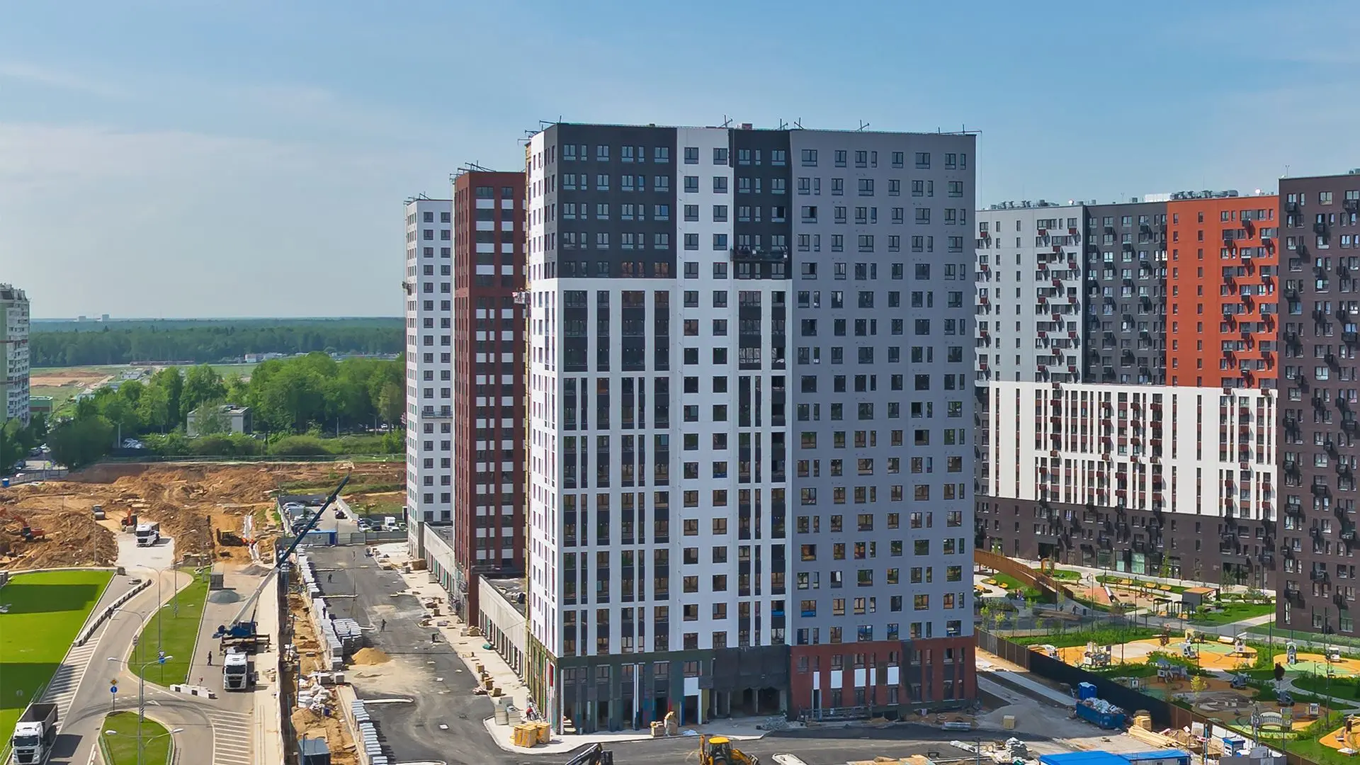 Новый фотоотчёт со строительных площадок города-парка «Первый Московский»
