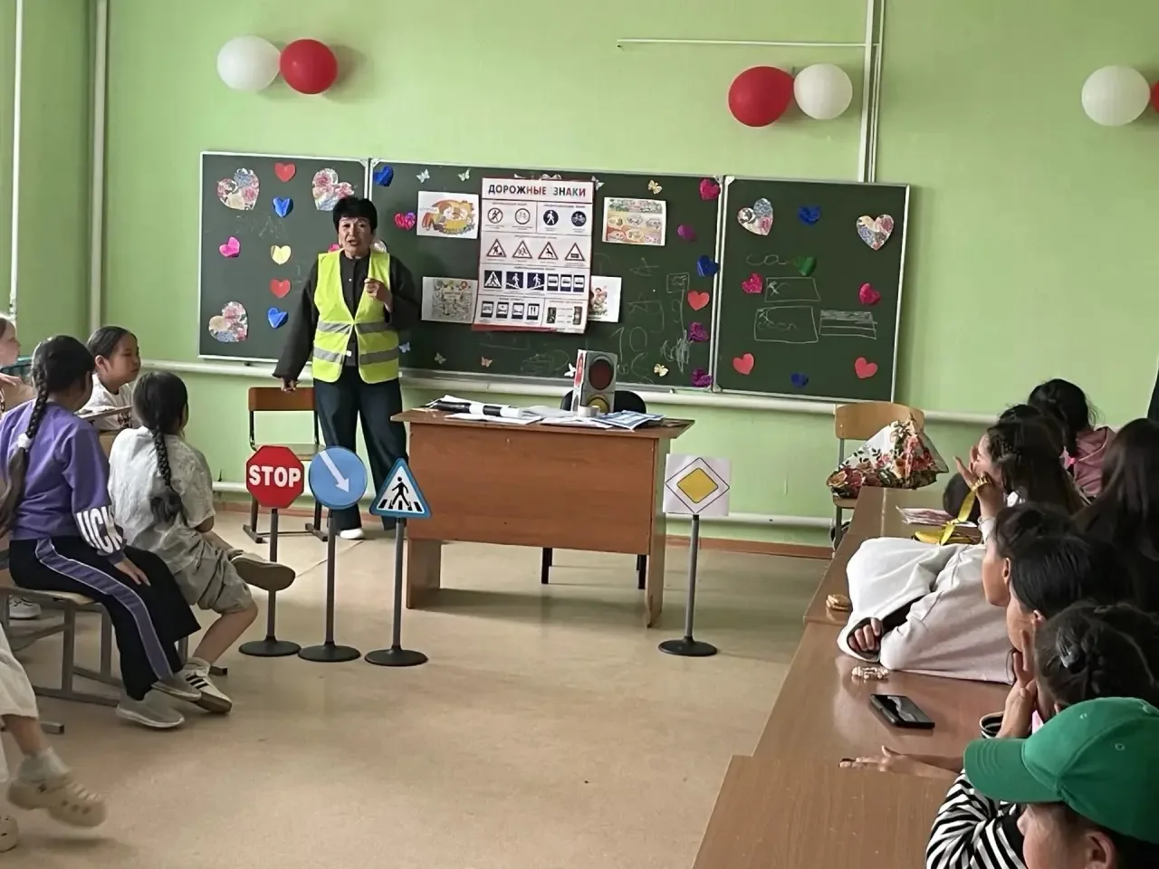 🚗 День ПДД в пришкольном лагере 🚗 
 
🚦В нашем пришкольном лагере «Горизонт» в рамңах проекта “ Мо