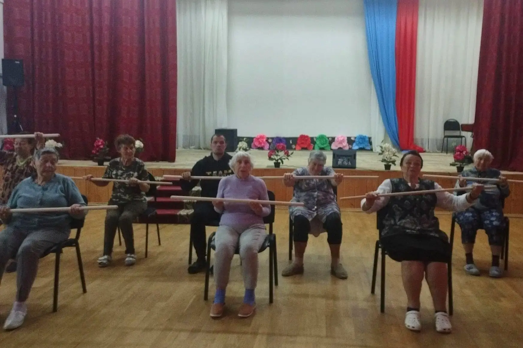 Зарядка в любом возрасте приносит бодрость и хорошее настроение! Поэтому утро в нашем Ц...