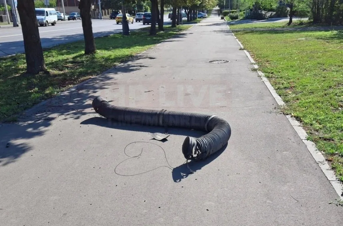 ⚡️В Луганске при атаке БПЛА погиб водитель грузовика

Рано утром дрон ударил по гражданскому грузови