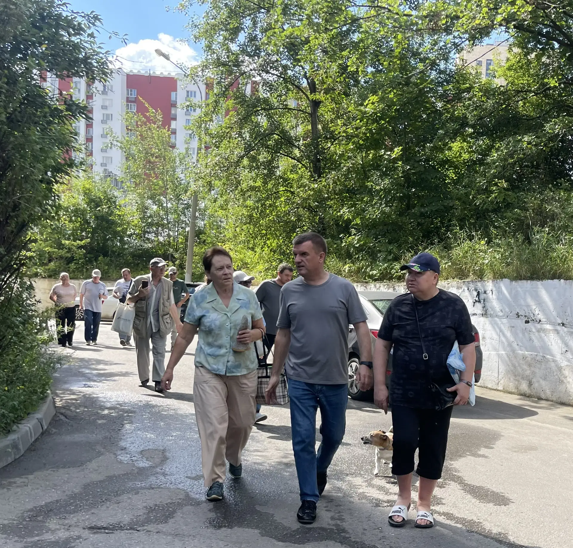 Сегодня состоялся очередной обход территории главой управы района Москворечье-Сабурово Заковыркиным 