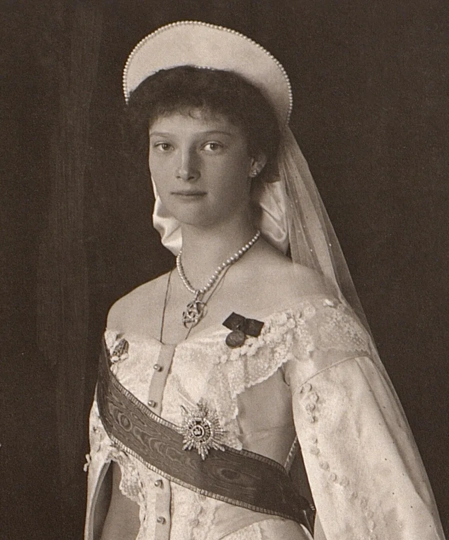 Великая Княжна Татьяна Николаевна.
Родилась 29 мая /11 июня 1897 в Петергофе в 10 час 40 мин; «при с