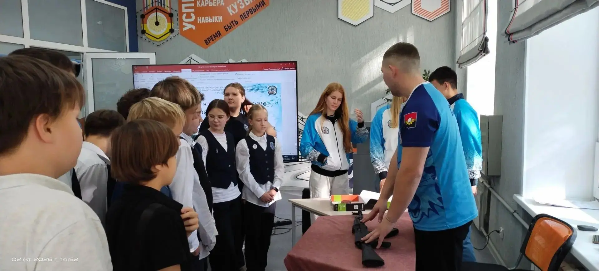 🔥Из рук в руки: как школьники на время стали студентами ККСТ!