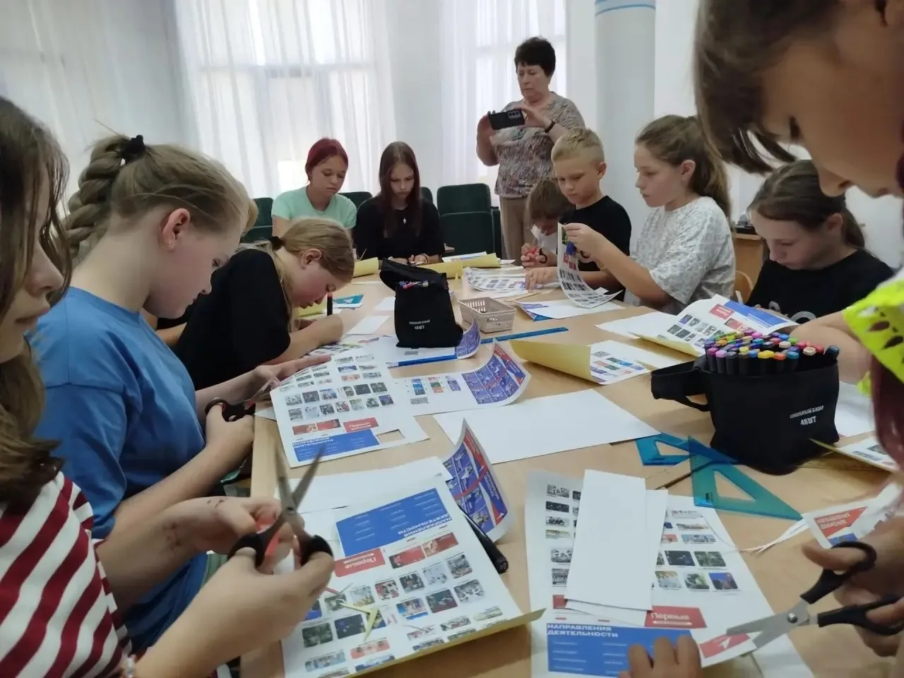Закладка как билет в большое будущее: знакомство с Движением Первых 📖🔥❤️

В Калачёвском социально-