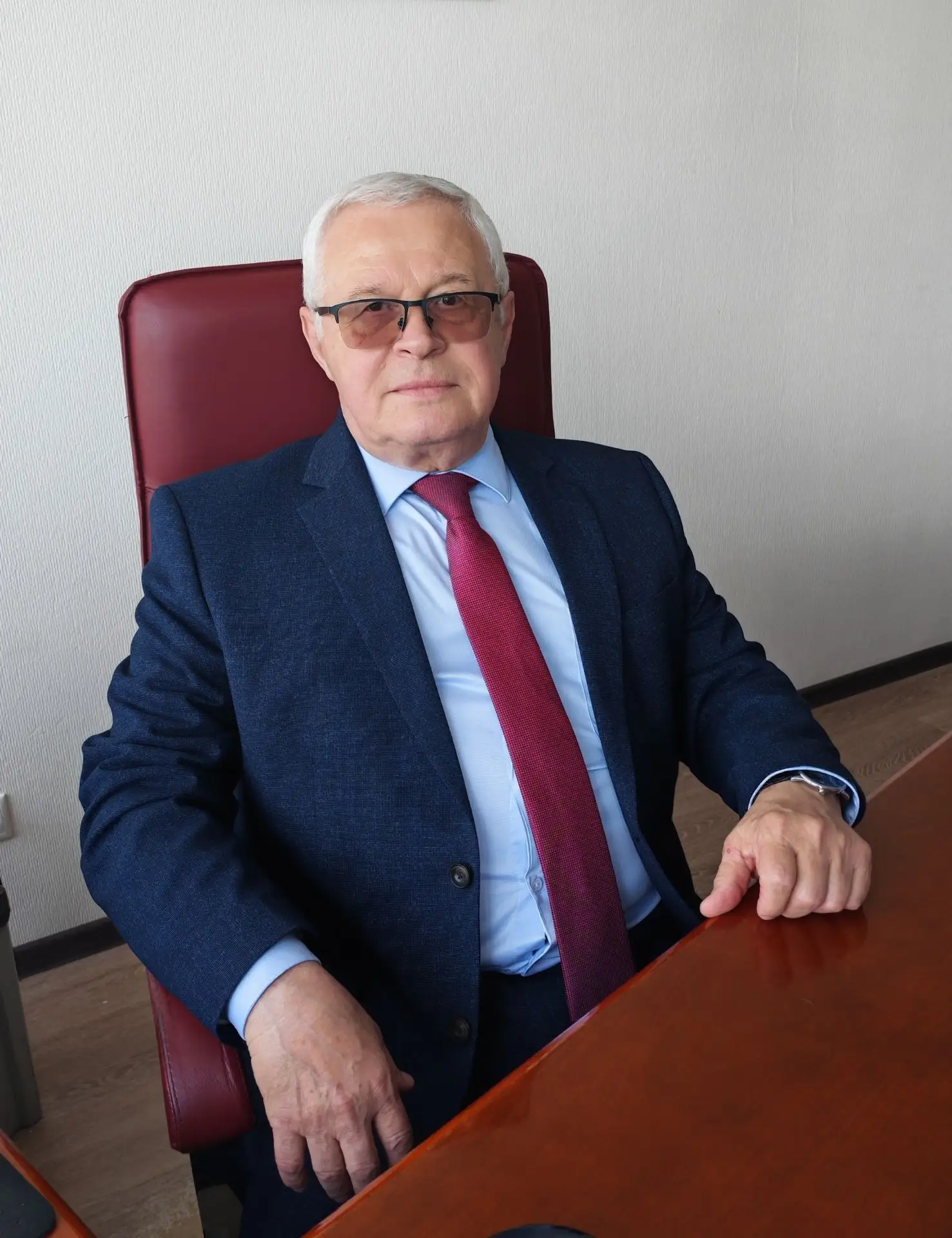 Почётный знак «За заслуги перед Ханты-Мансийском»
В преддверии празднования Дня России, 10 июня глав