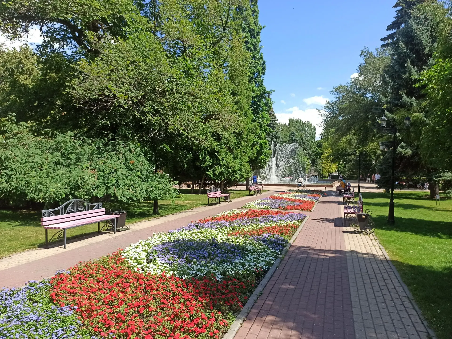 🎻 Восемь концертов под открытым небом пройдут в Кольцовском сквере  Воронежа