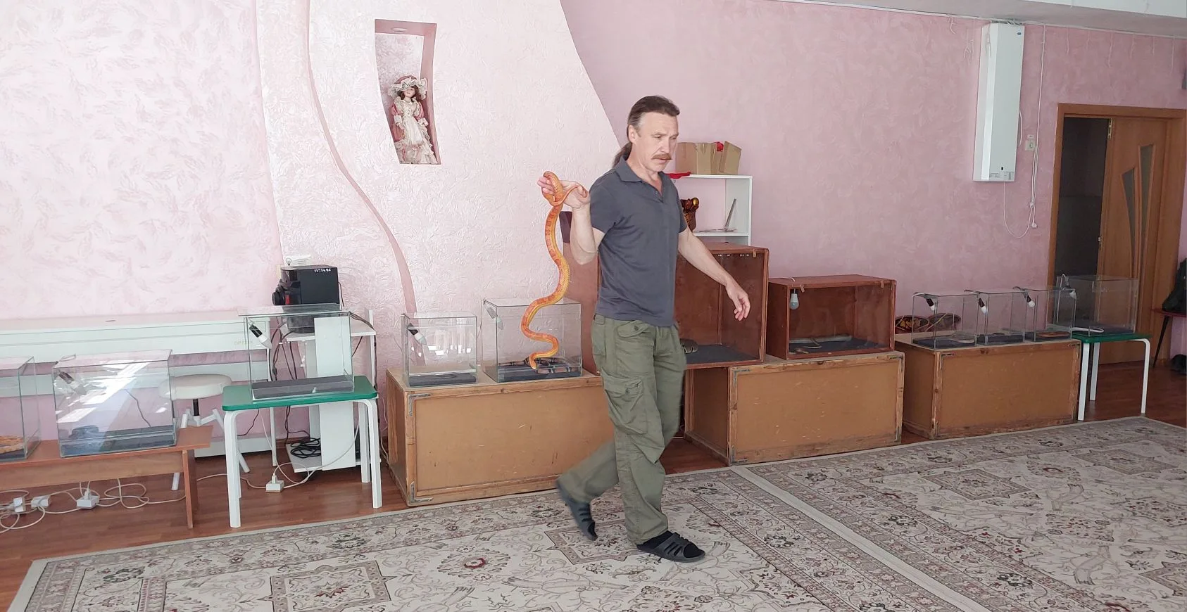 Сегодня у нас в детском саду было невероятное событие – к нам в гости снова  приехал настоящий биоло
