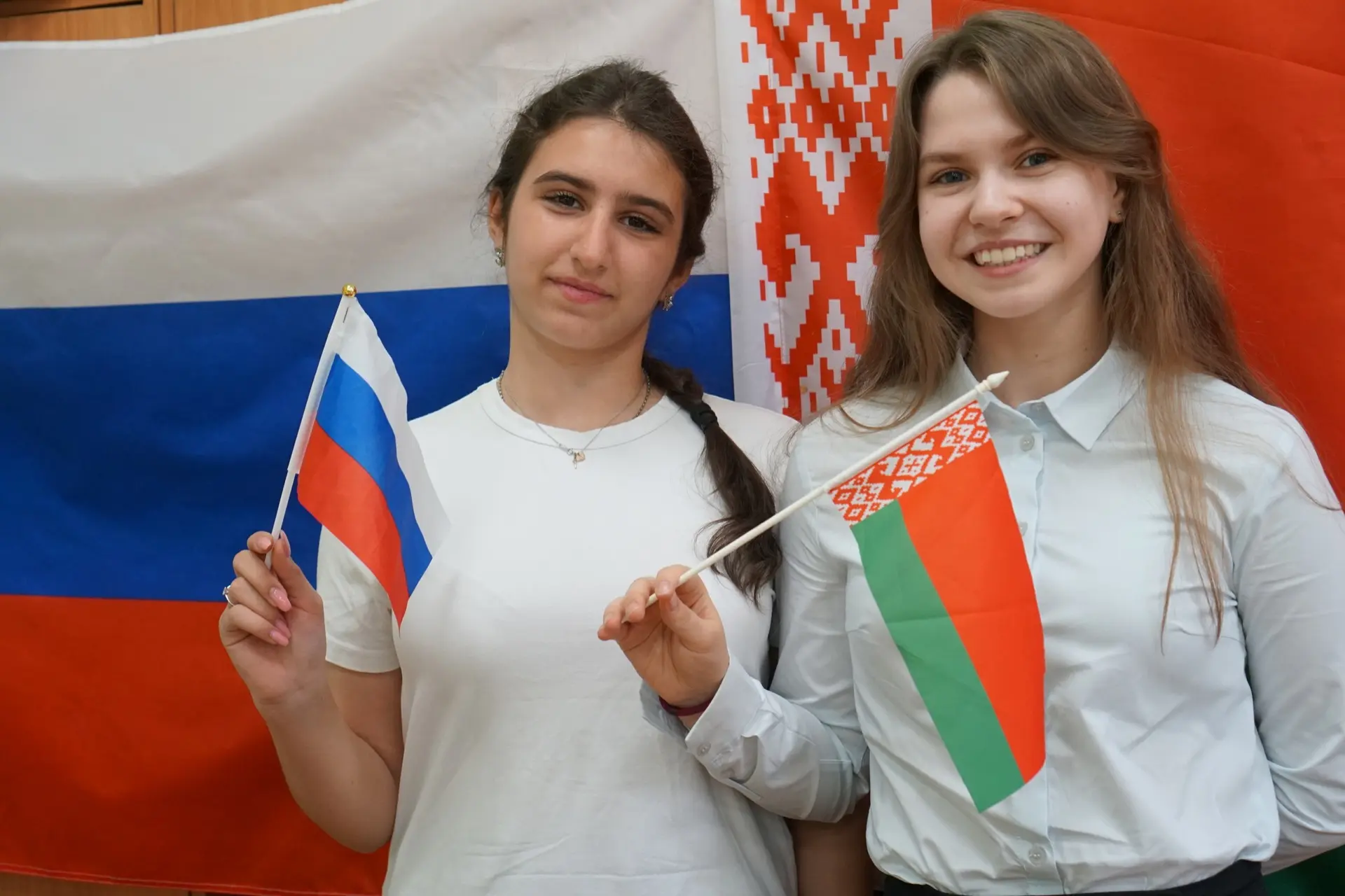 🌐 ТЕЛЕМОСТ: РОССИЯ — БЕЛАРУСЬ 🇷🇺🇧🇾  Вчера в Корпусе 1  состоялся настоящий телемост дружбы с «Гимназ