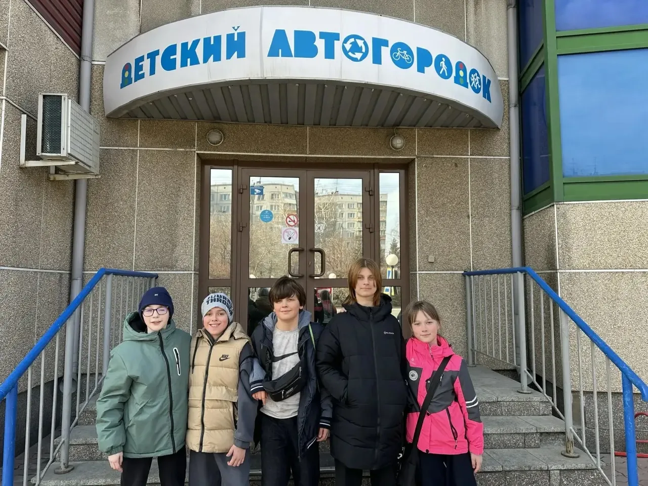 Сегодня команда нашей школы приняла участие в конкурсе «Безопасное колесо — 2026». Ребята прошли три