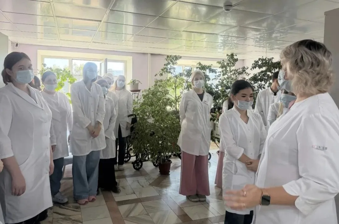 🏥 Студенты выпускной группы специальности «Сестринское дело» Новокузнецкого филиала по...