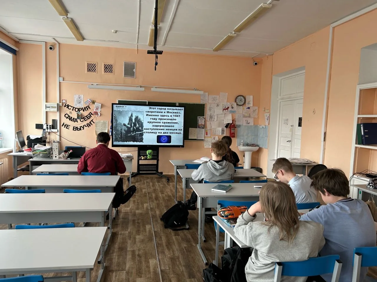История не терпит забвения 🕊️  В рамках патриотической Декады «Помним! Славимся! Гордимся!», посвящё