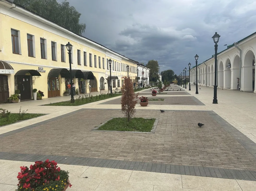 За право приобретения в историческом центре Ростова Великого недвижимости, расположенной по адресу: 