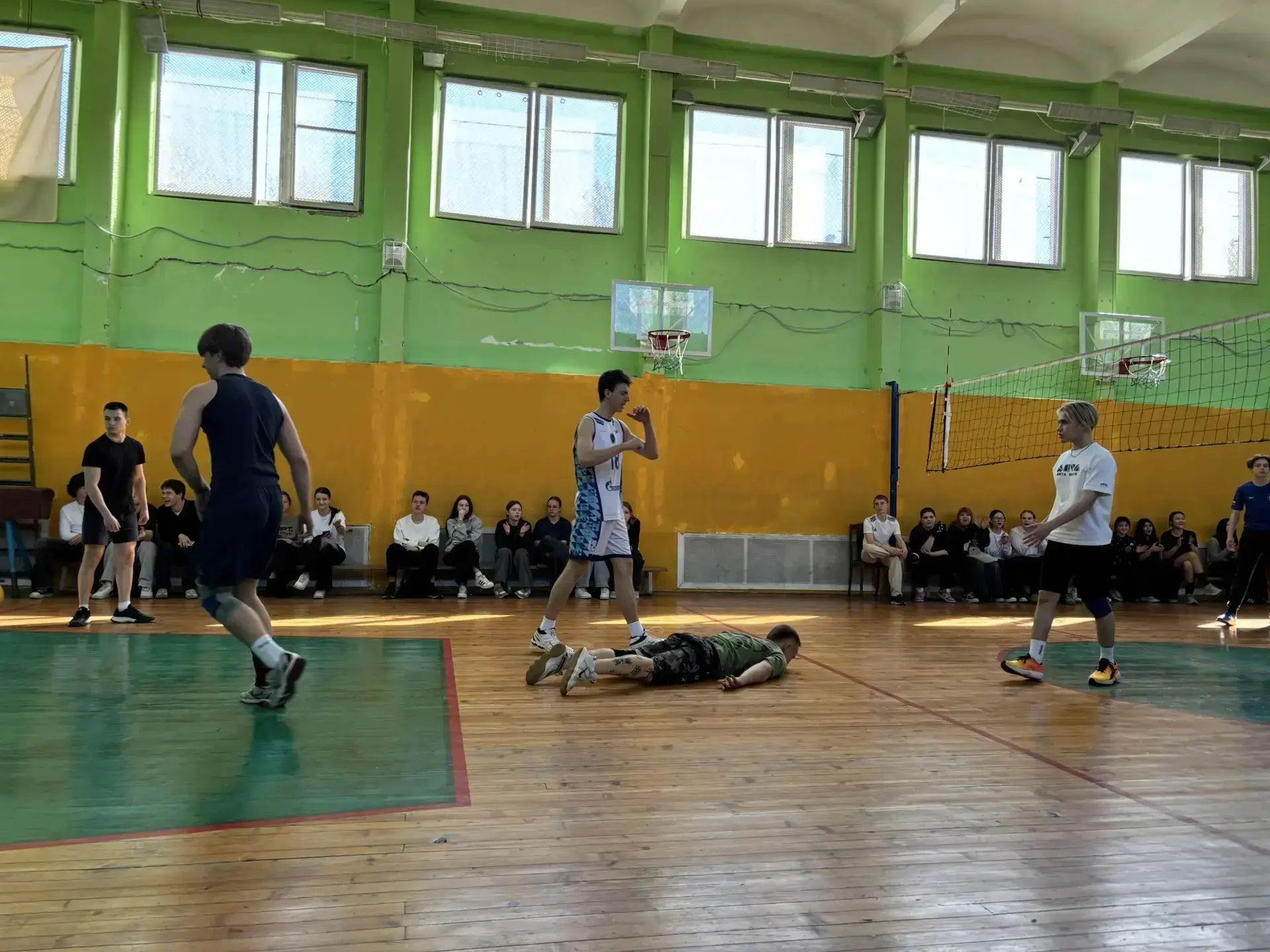 В нашей школе прошел волейбольный «Турнир четырех», посвященный великому празднику — Дню Победы! 🏐🇷🇺