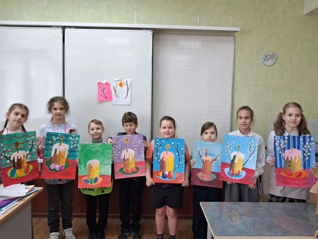 Ах, весна-красная, сколько же праздников нам принесла! 🌸В нашей изостудии в рамках традиций и искусс