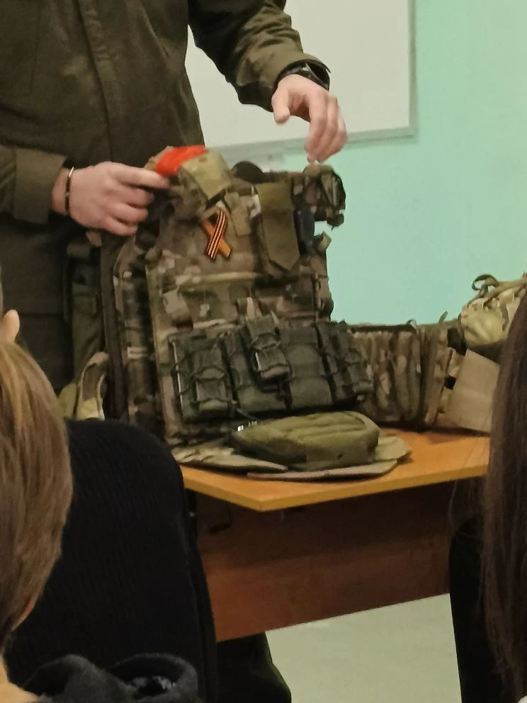 ЕСТЬ ТАКАЯ ПРОФЕССИЯ - РОДИНУ ЗАЩИЩАТЬ! Продолжаем цикл публикаций об Уроках Мужества и почетных гос
