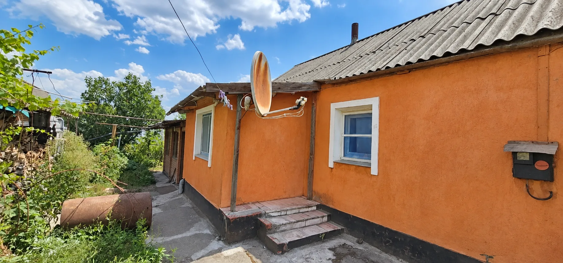 Продам уютный дом в с. Сабовка Площадь дома: 50 кв.м.
