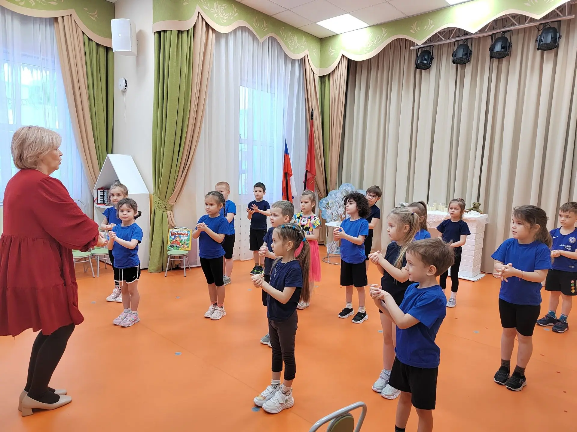 3 февраля детская библиотека N10 им. Н. Носова была в гостях у ребят из детского сада N63.