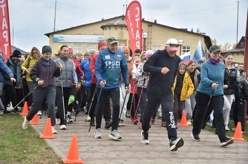 В Омском парке «Птичья гавань» прошёл ежегодный День ходьбы.