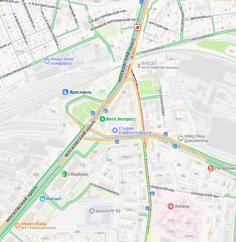 На Суздальском шоссе собралась жесткая пробка.
