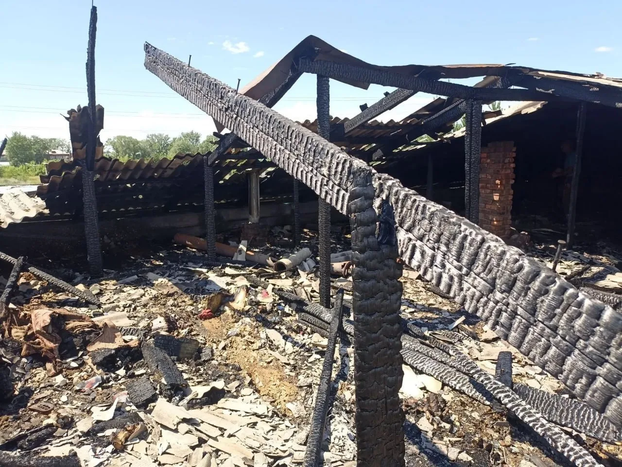 Два жилых дома сгорели в Рубцовском районе.

В селе Новоалександровка пожар охватил два частных дома