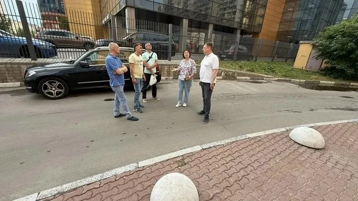 Фасад дома на Юбилейном проспекте приведут в нормативное состояние.

Представители администрации нау
