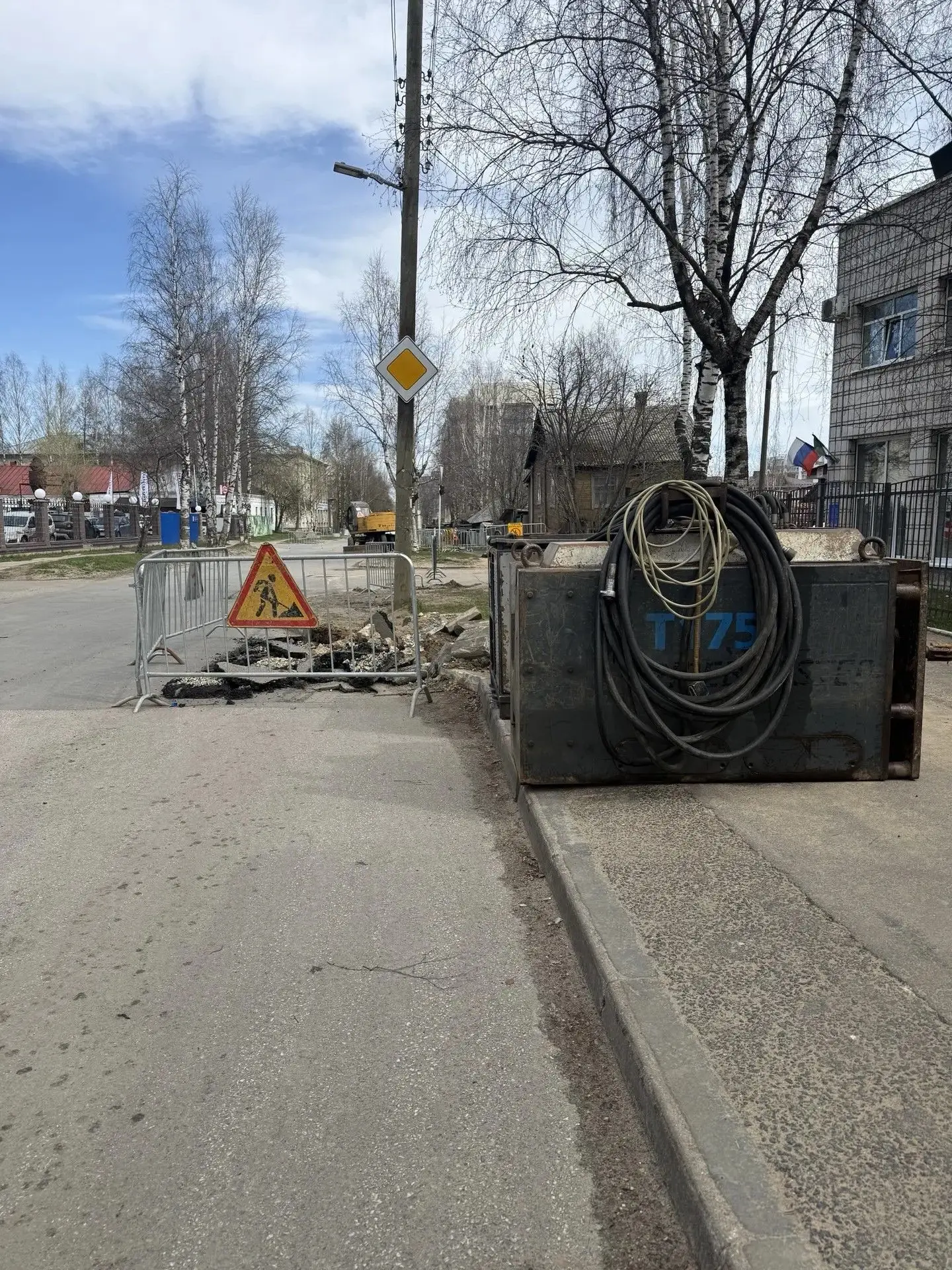 🛠 В рамках капитального ремонта начались работы по перекладке канализационного "Коллектора №3 от ул.