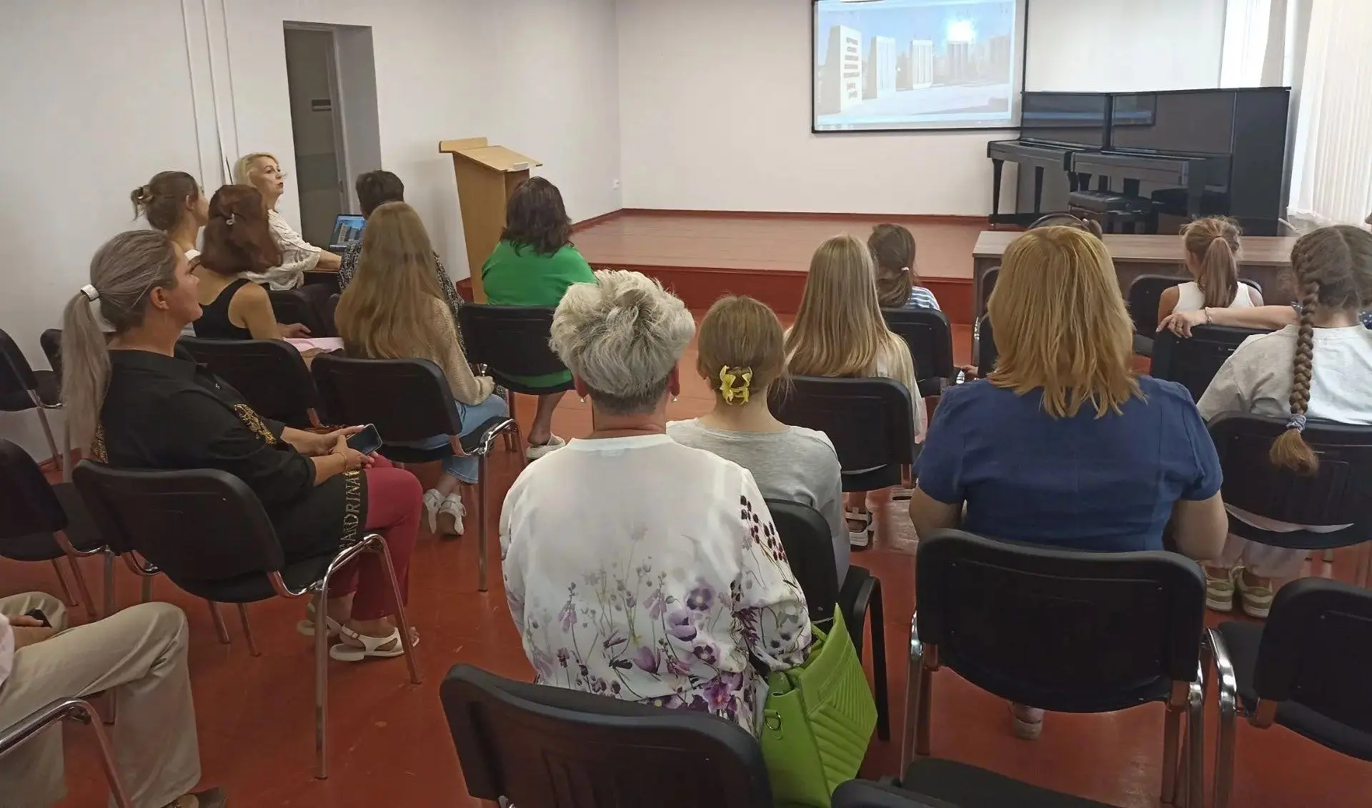 🌍Малая родина — это не просто точка на карте. Это речка, парк, любимая скамейка, двор,...