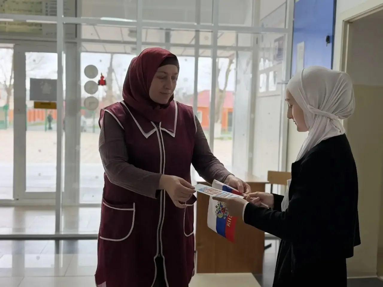Активисты МБОУ СОШ № 64 г. Грозного приняли активное участие в акции по раздаче информационных букле