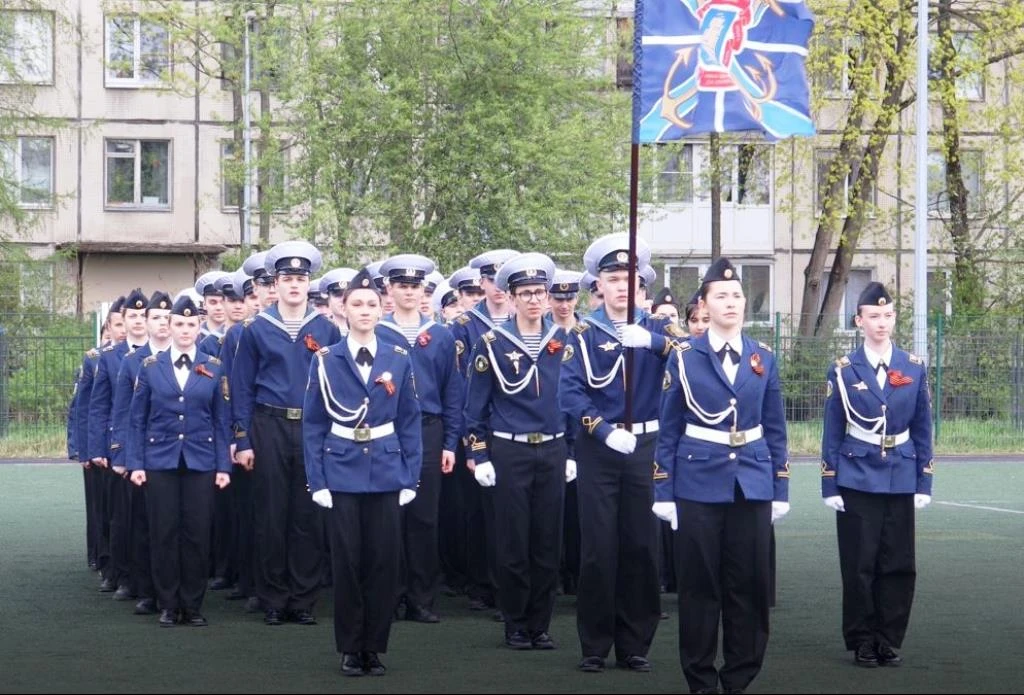 🎖️ В Морской технической академии имени адмирала Д.Н. Сенявина прошёл конкурс строевой выучки и песн