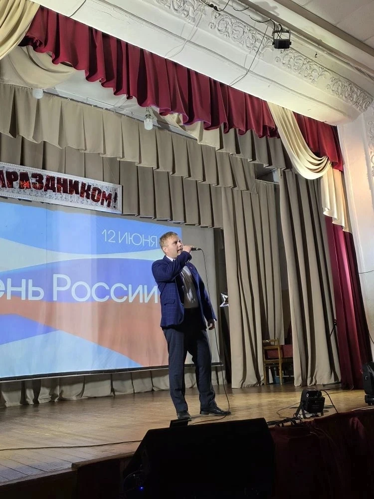 Сегодня в нашем лагере с дневным пребыванием царила особая атмосфера — торжественная и добрая. Мы со