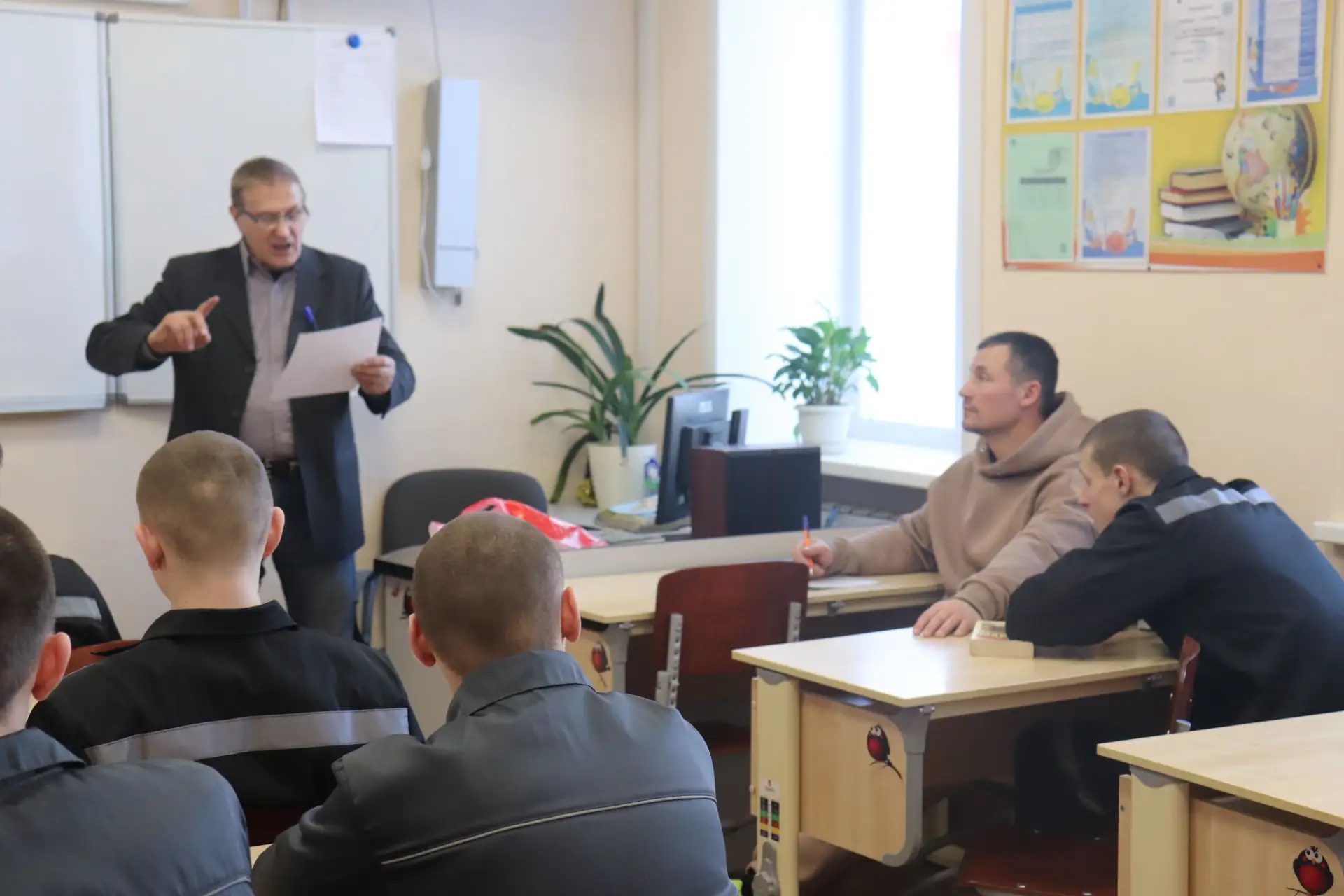 Космические состязания предложил нашим ученикам в ходе декады «Время первых»  учитель географии А.А.