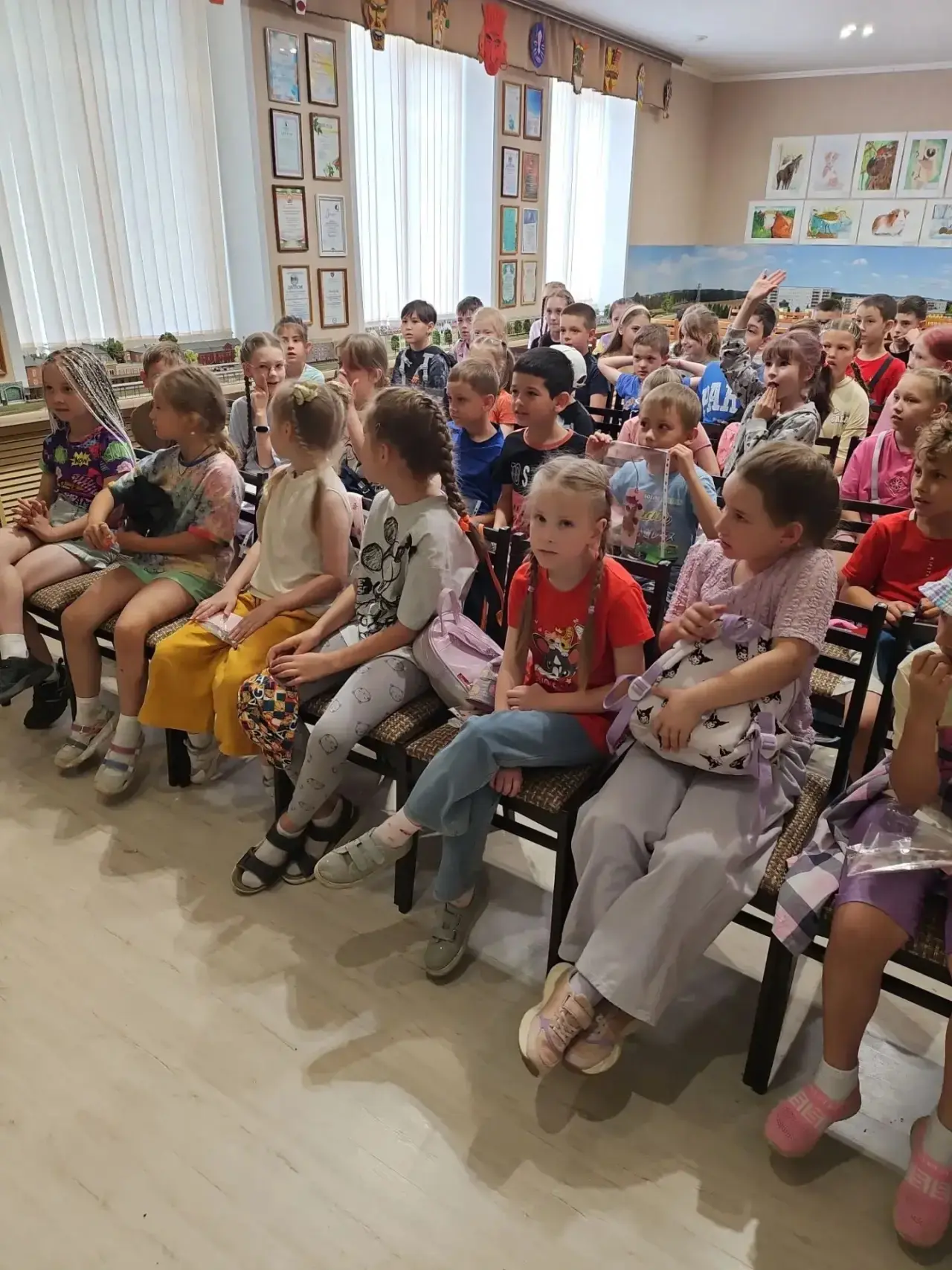 ✨Как мы провели день в лагере✨

🌺Сегодня у наших ребят был насыщенный и очень интересный день. Снач