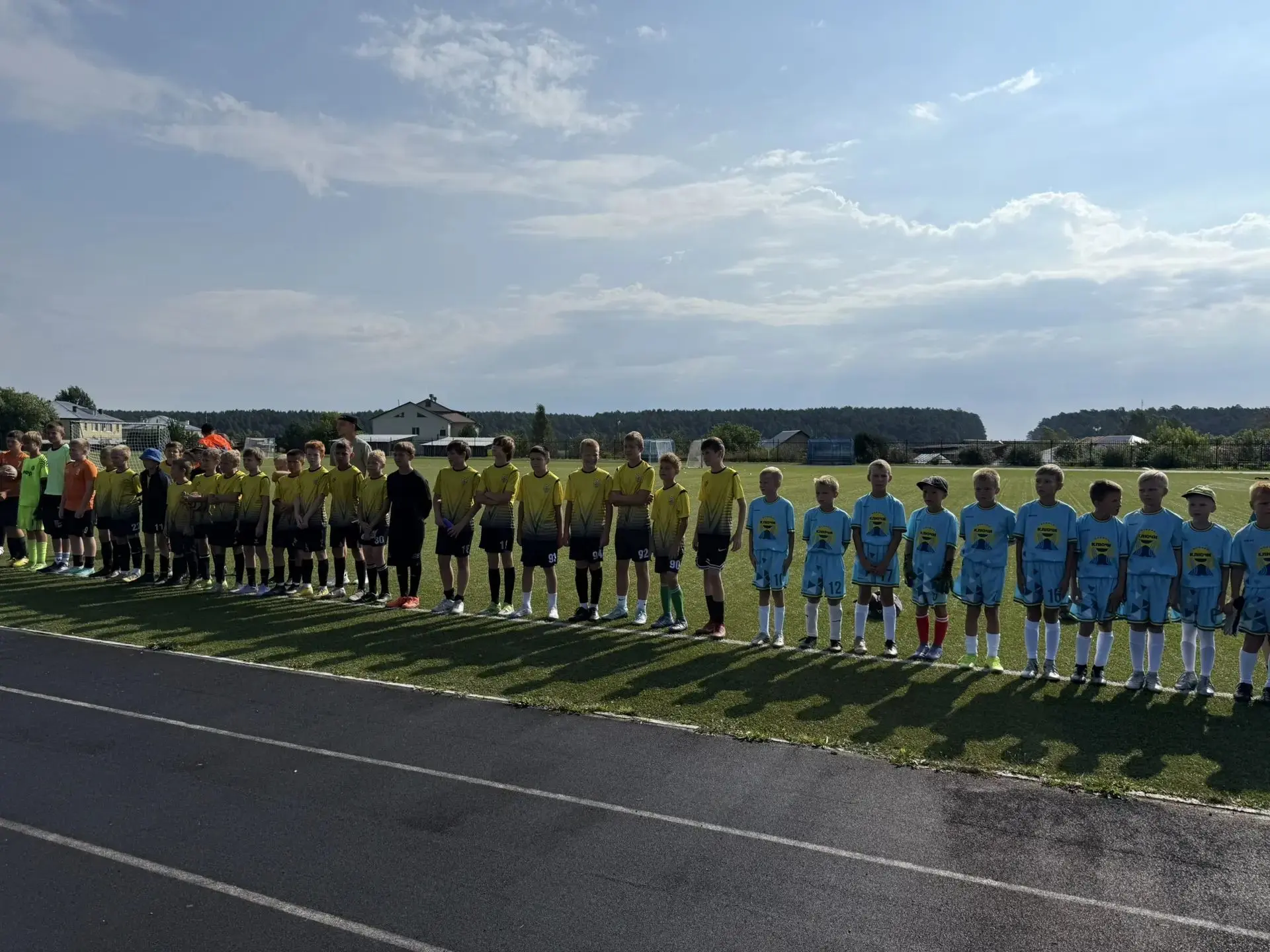 🏆 На стадионе сегодня было жарко!