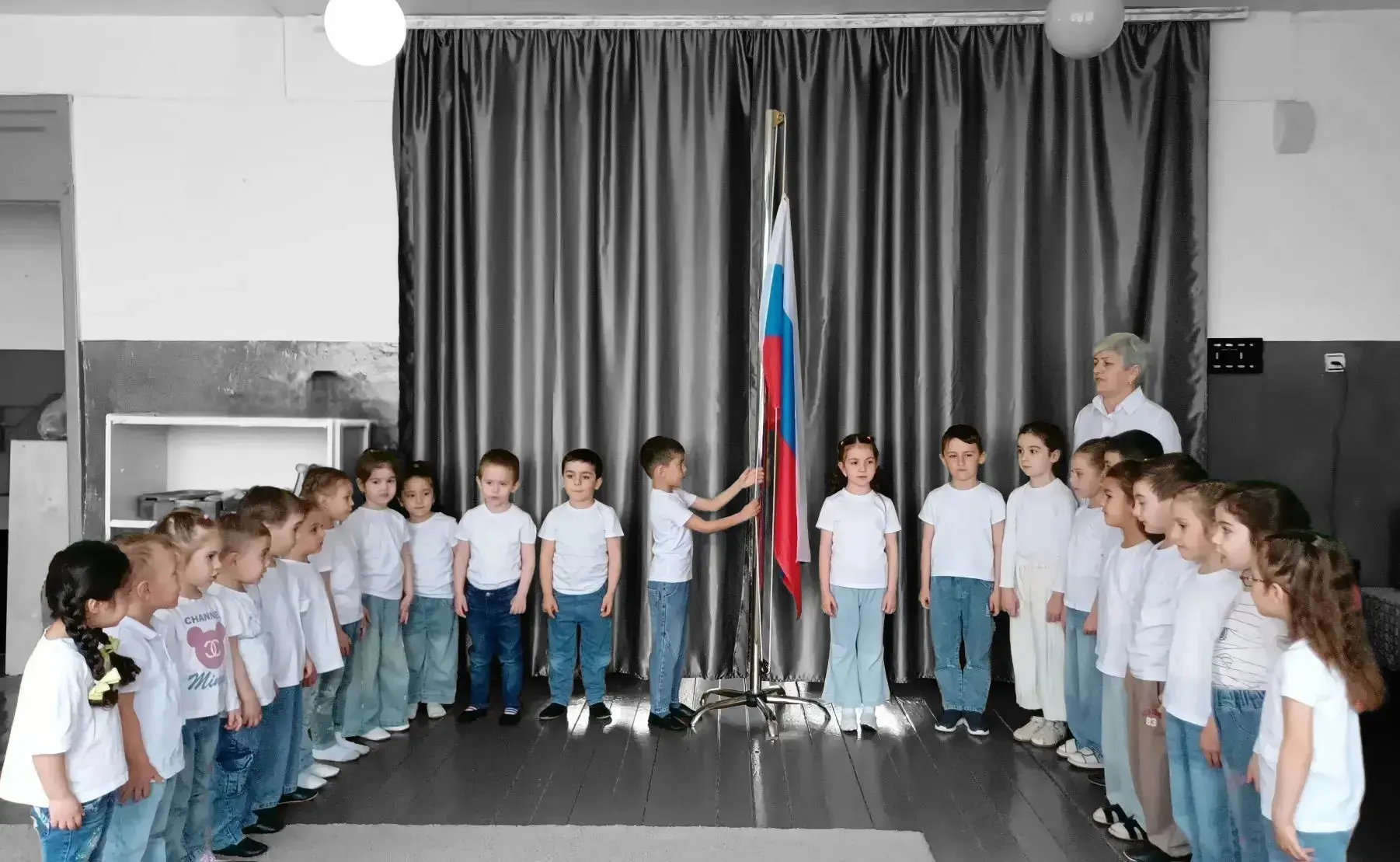 🇷🇺Церемония поднятия флага в  детском саду "Нарт".

Церемония подъема флага в детском саду являетс