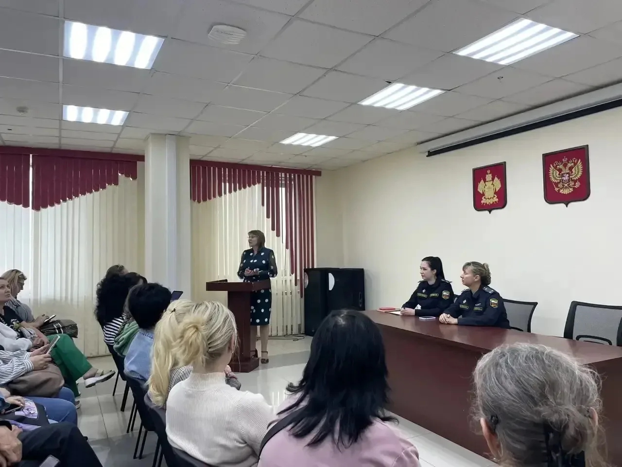 В преддверии Дня защиты детей судебные приставы и сотрудники органов опеки провели совм...