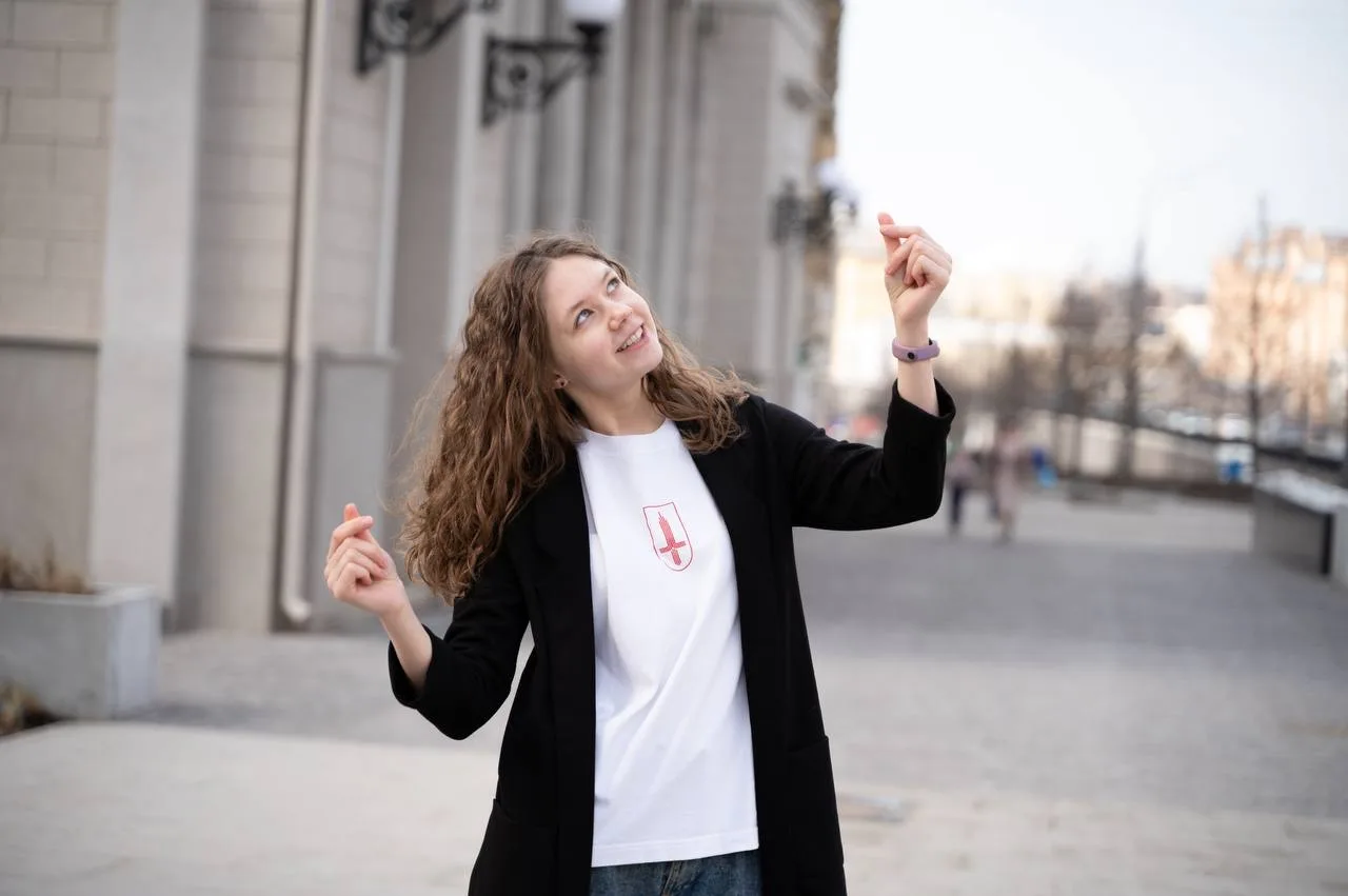 Наши любимые студенты на улицах весенней Москвы.  Ставьте много ❤️