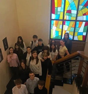 Погружение в мир классики: учащиеся 8-9 классов посетили театральную постановку «Евгений Онегин. Сон