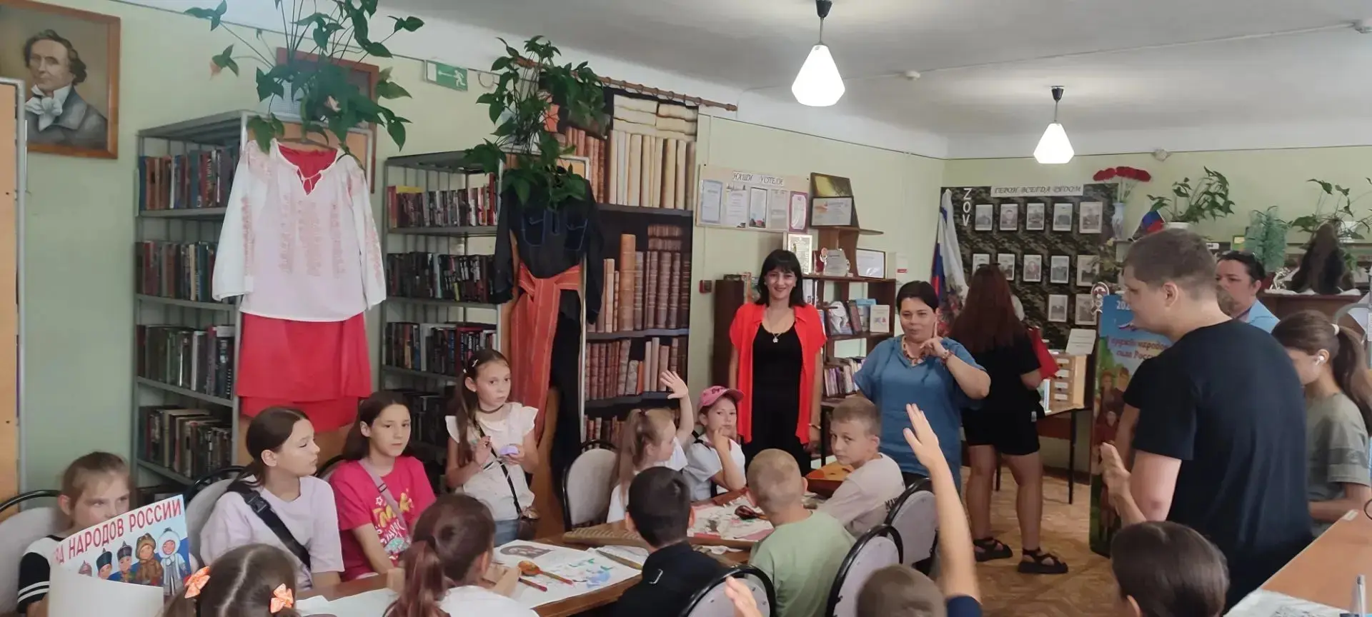 Сегодня ребята из летнего лагеря с дневным пребыванием детей "Солнышко" МОУ СОШ 22 с. Обильного посе