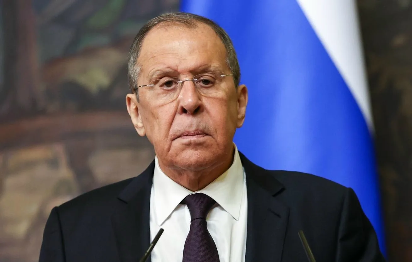Лавров - Россия не будет останавливаться на линии фронта в качестве условия для начала ...
