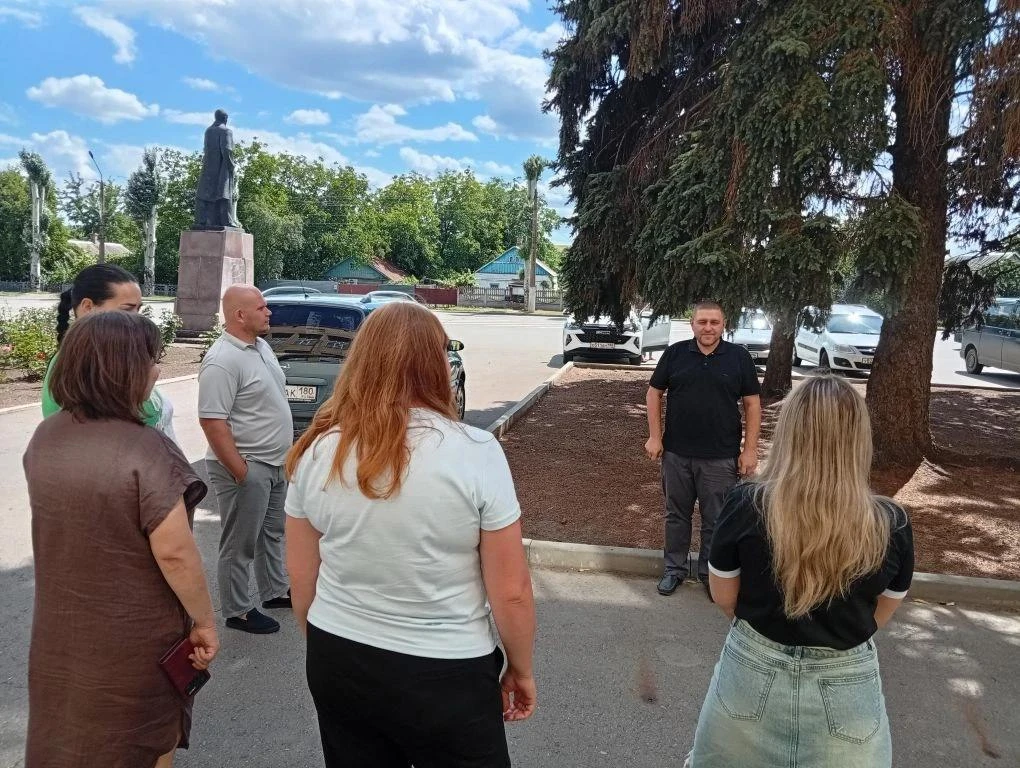 📣Депутат Тельмановского муниципального совета Максим Скрипка провёл встречу с жителями...