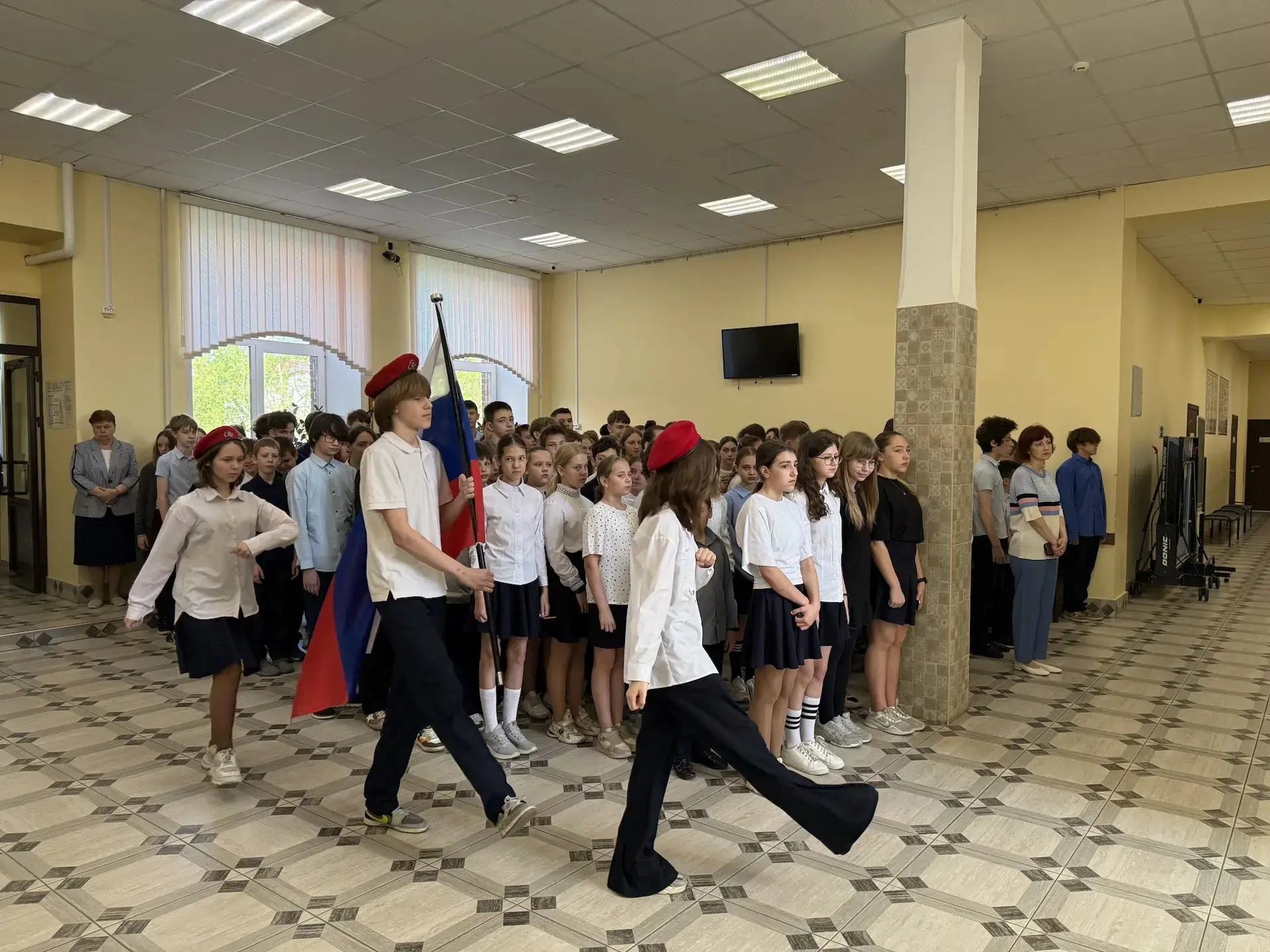 🇷🇺PАЗГОВОРЫ О ВАЖНОМ🇷🇺  11 учебная неделя III триместра в нашей школе началась традиционно:  ❗️Линей